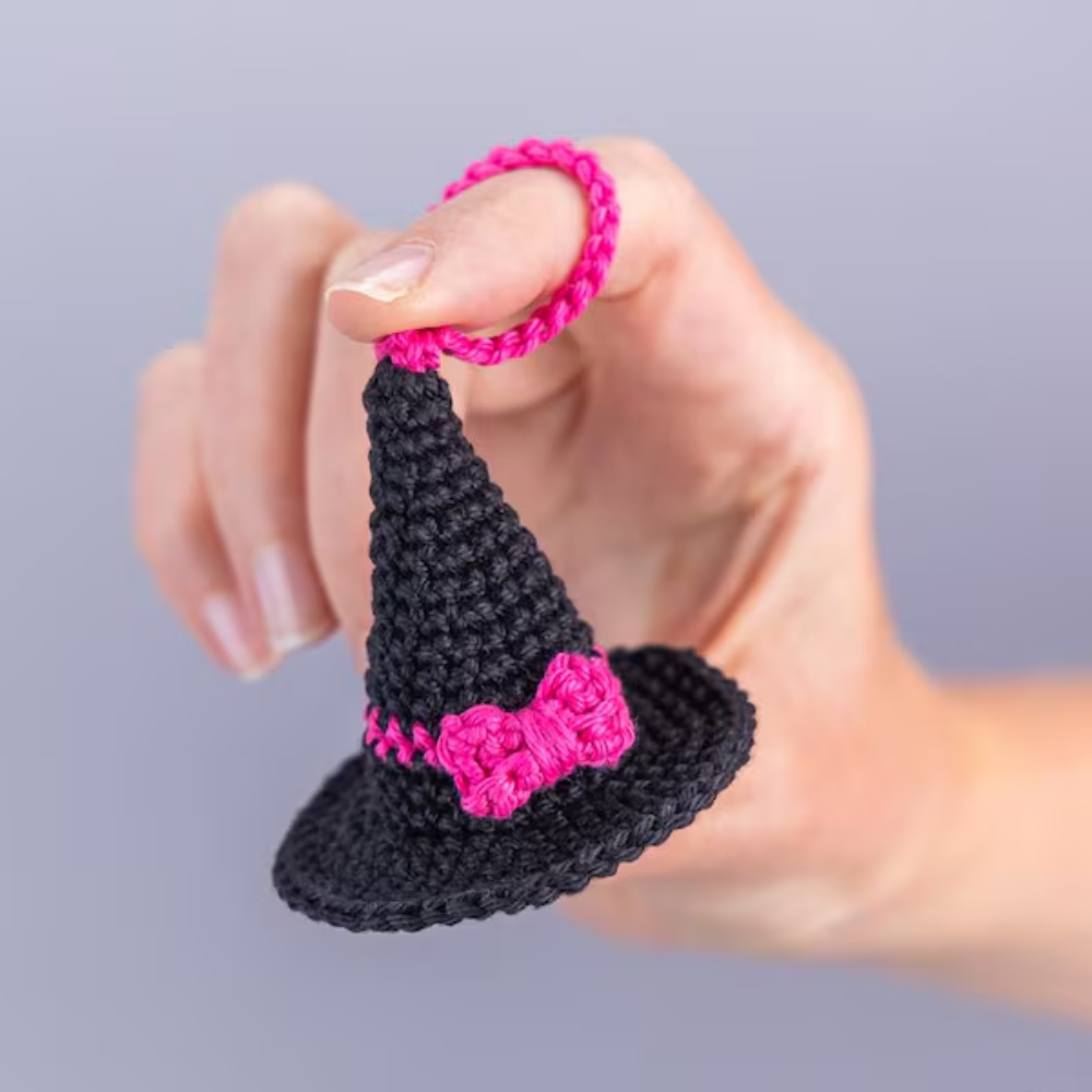 Crochet pattern Halloween witch hat keychain