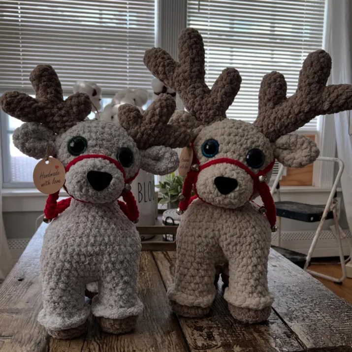 Amigurumi Reindeer Crochet Pattern: Festive Christmas Decor