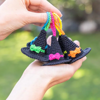 Crochet pattern Halloween witch hat keychain