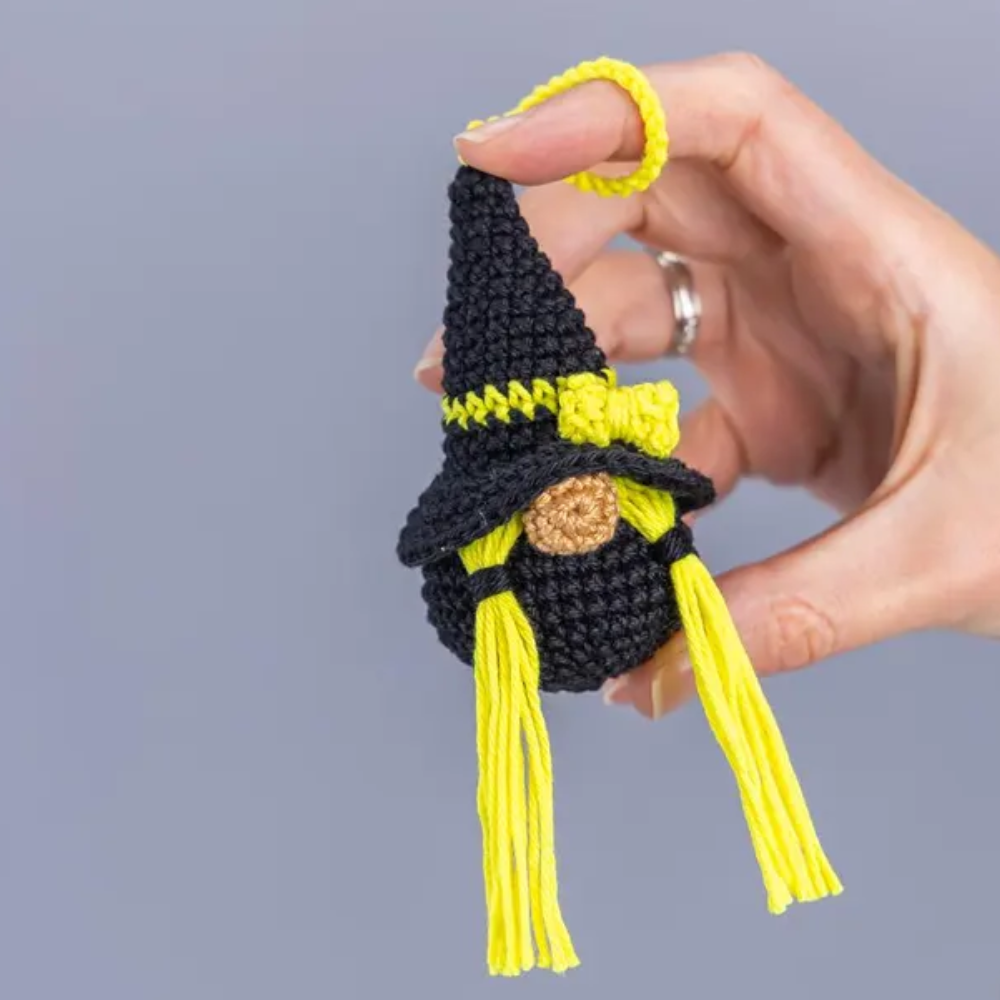 Crochet Pattern - Halloween gnome witch amigurumi pattern