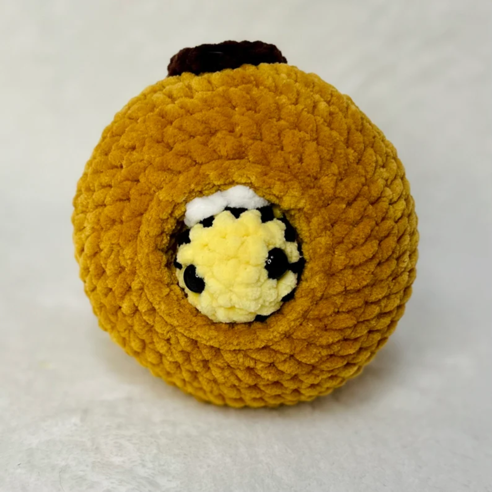 Crochet Bear & Beehive Pattern - Low Sew Amigurumi