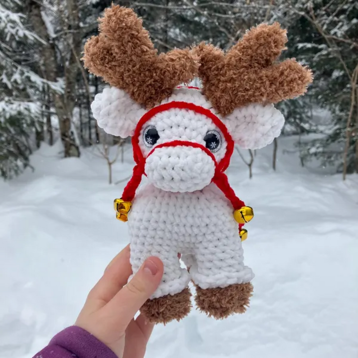 Amigurumi Reindeer Crochet Pattern: Festive Christmas Decor